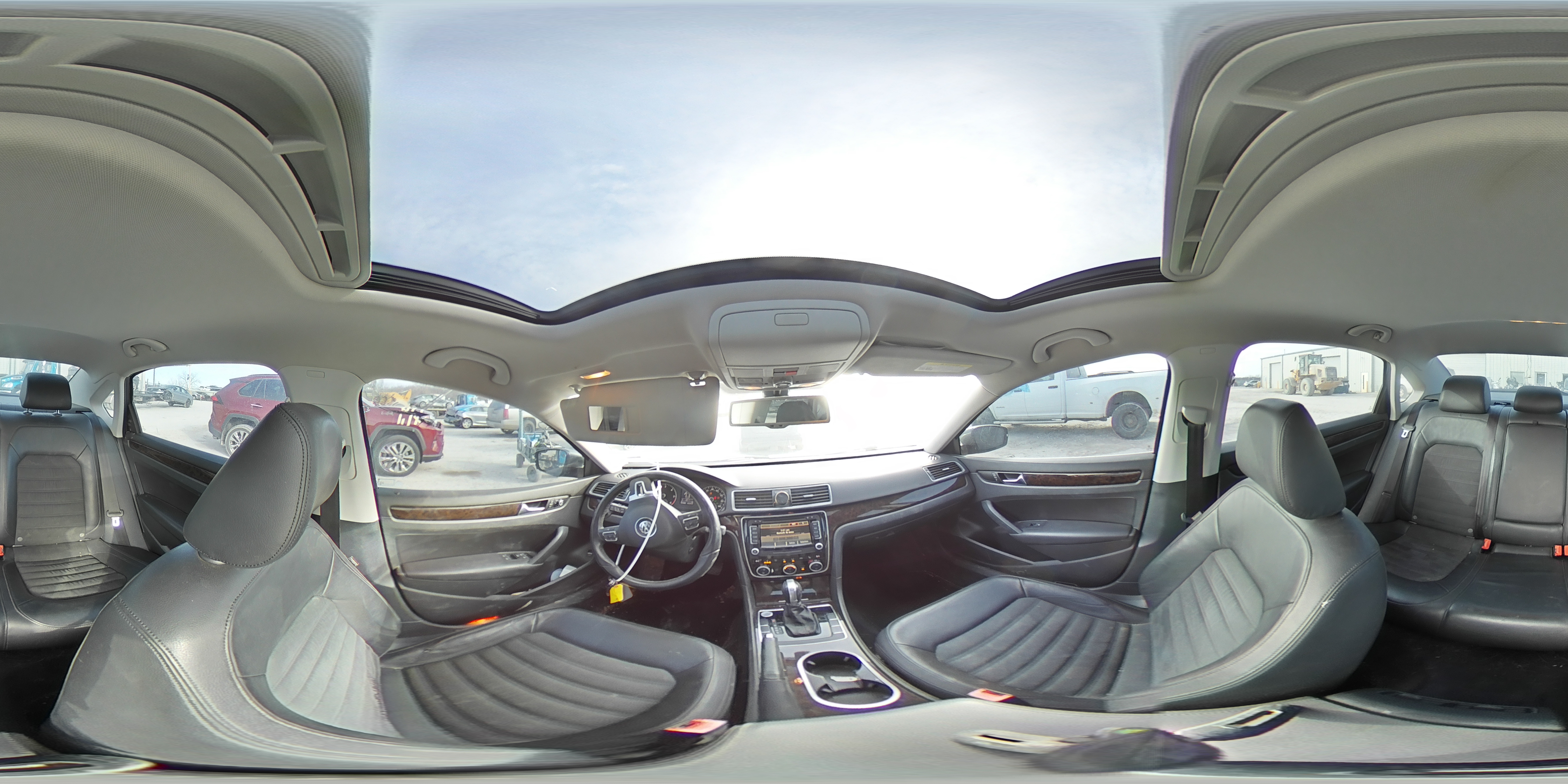 2015 Volkswagen Passat - Image 13