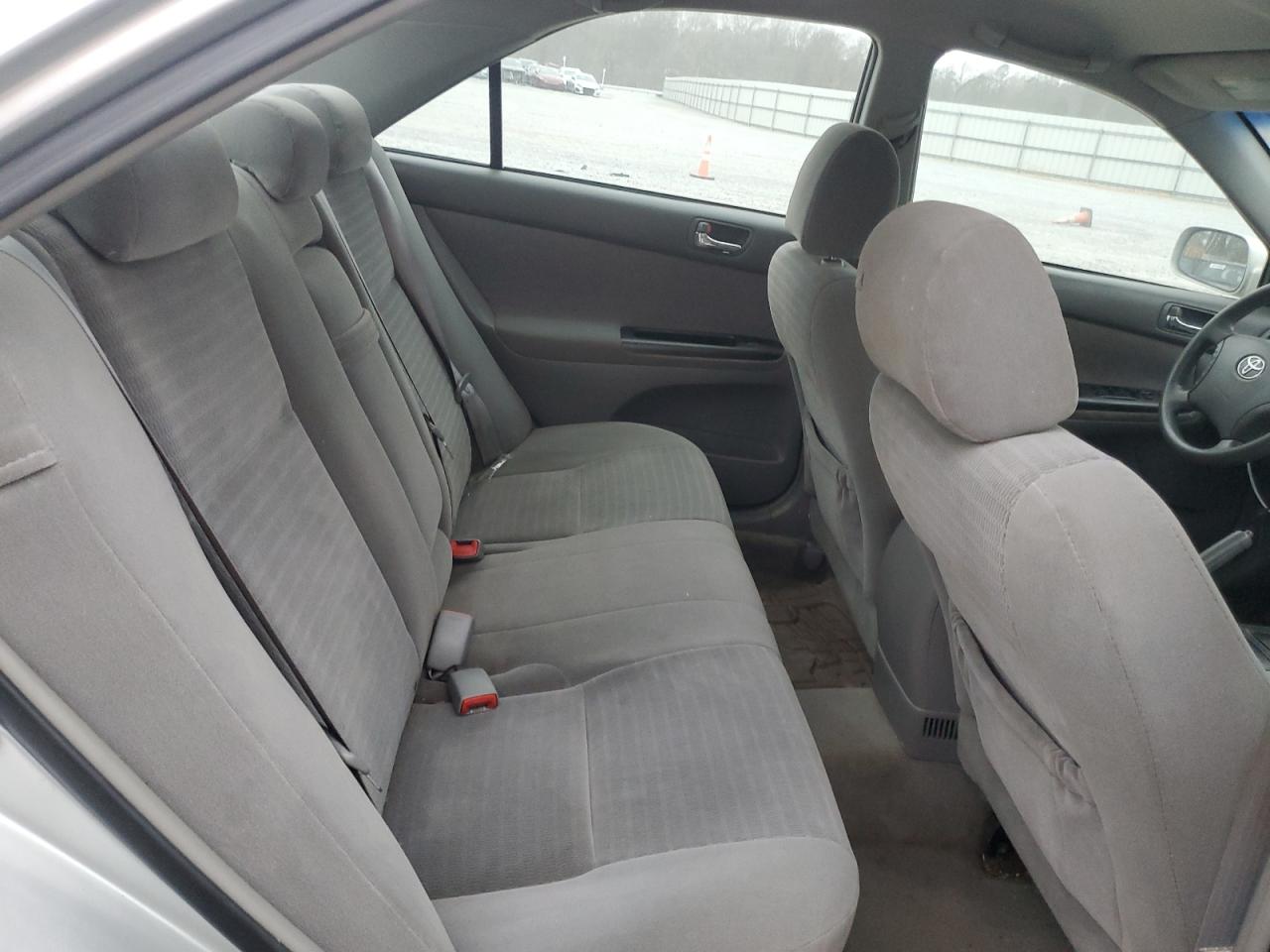 2005 Toyota Camry - Image 10