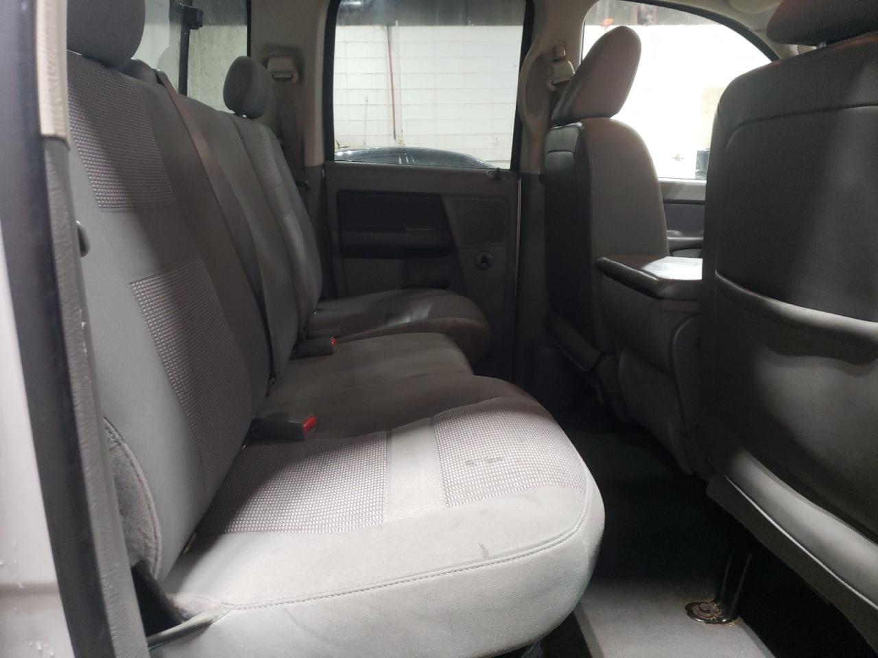 2007 Dodge RAM - Image 11