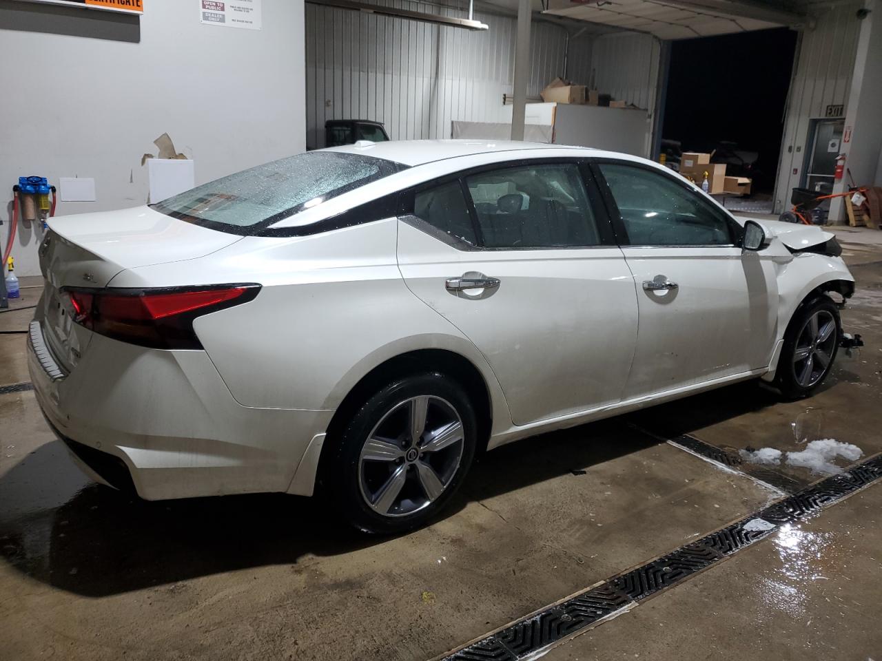 2019 Nissan Altima - Image 3