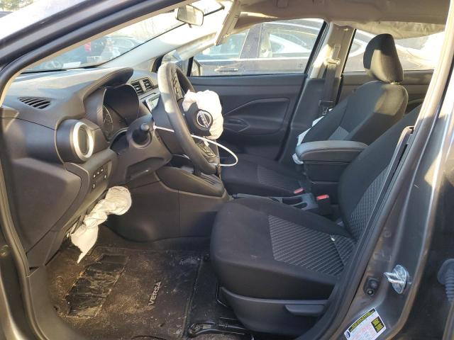  NISSAN VERSA 2023 Серый