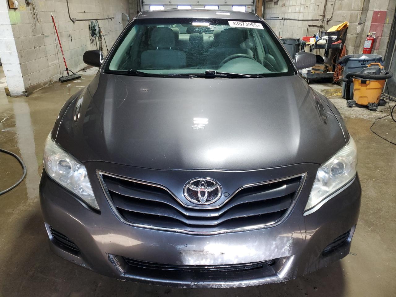 2011 Toyota Camry - Image 5