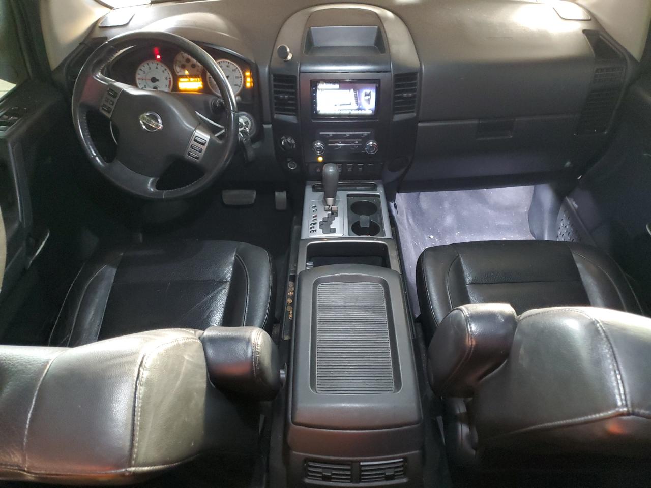 2011 Nissan Titan - Image 8