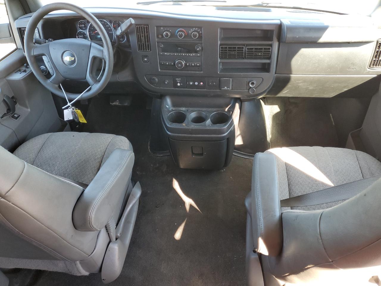 2019 Chevrolet Express - Image 8