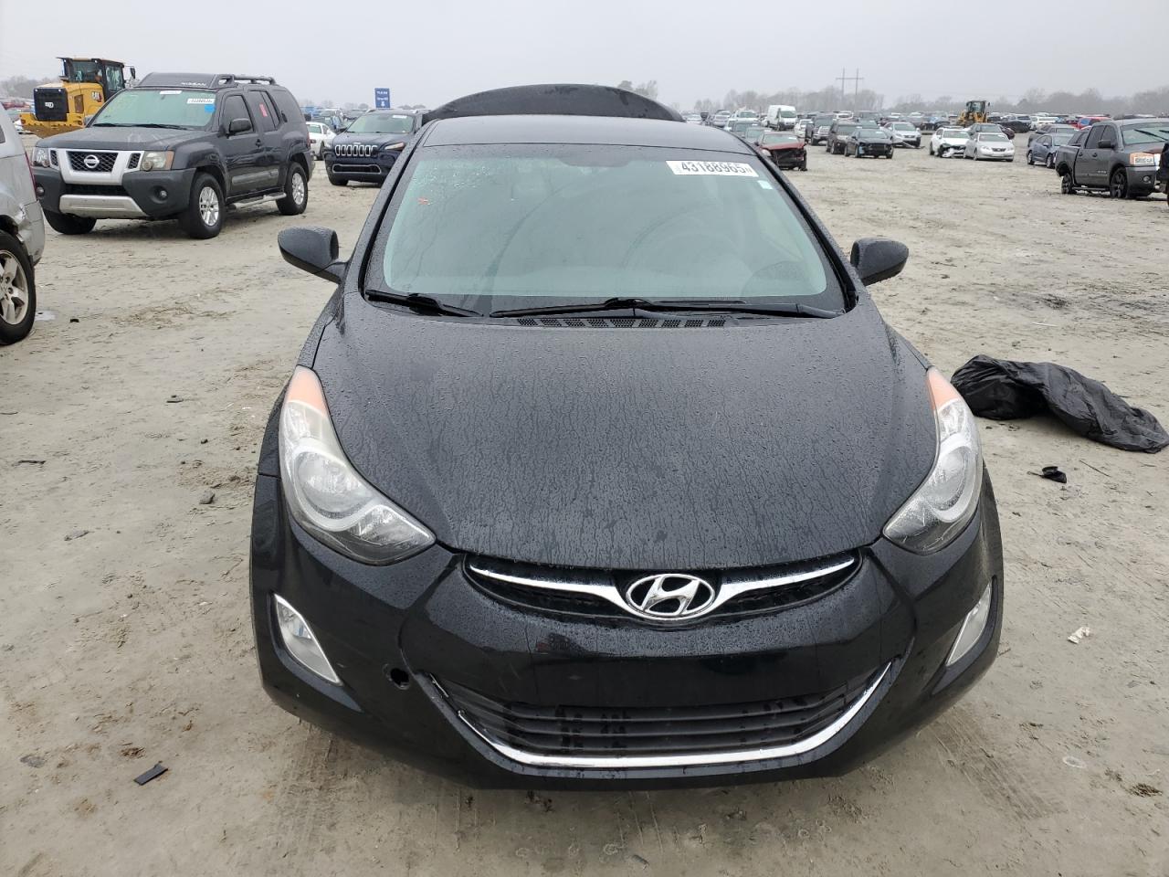 2013 Hyundai Elantra - Image 5
