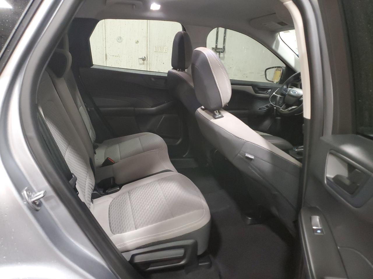 2022 Ford Escape - Image 11