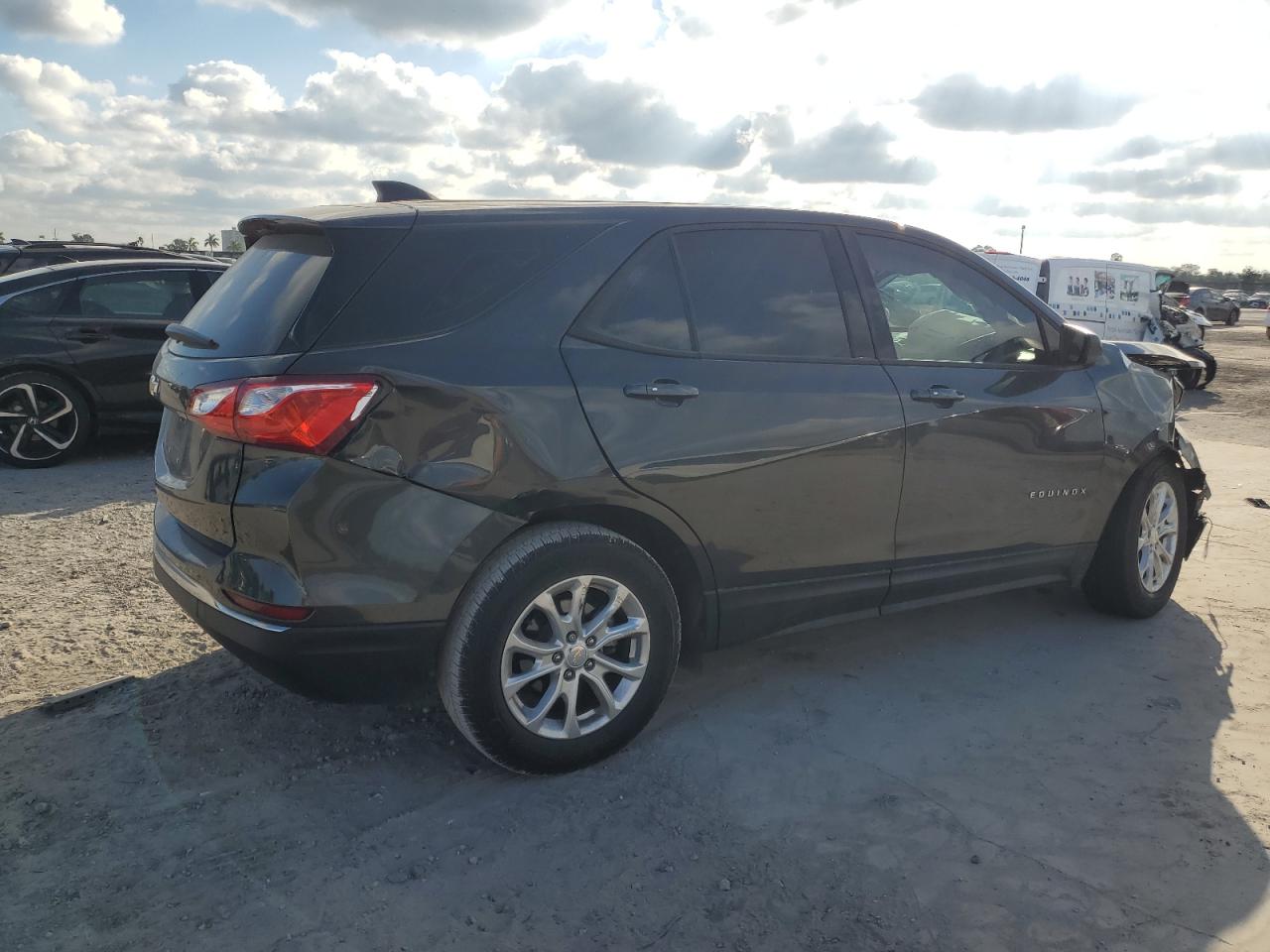 2018 Chevrolet Equinox - Image 3
