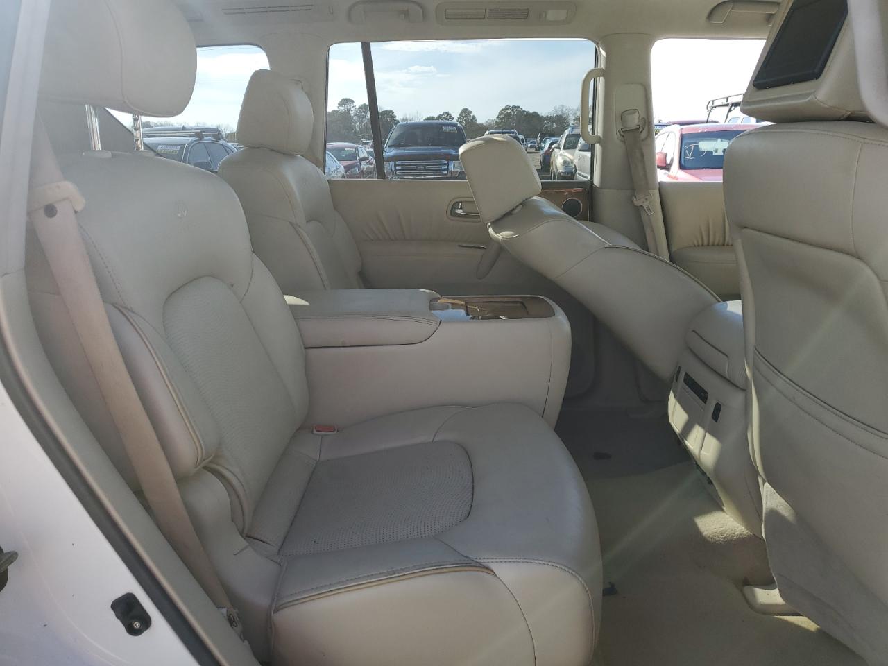 2012 Infiniti QX56 - Image 11