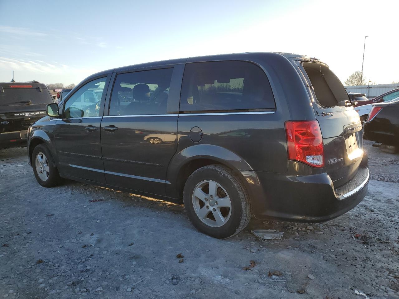 2012 Dodge Caravan - Image 2
