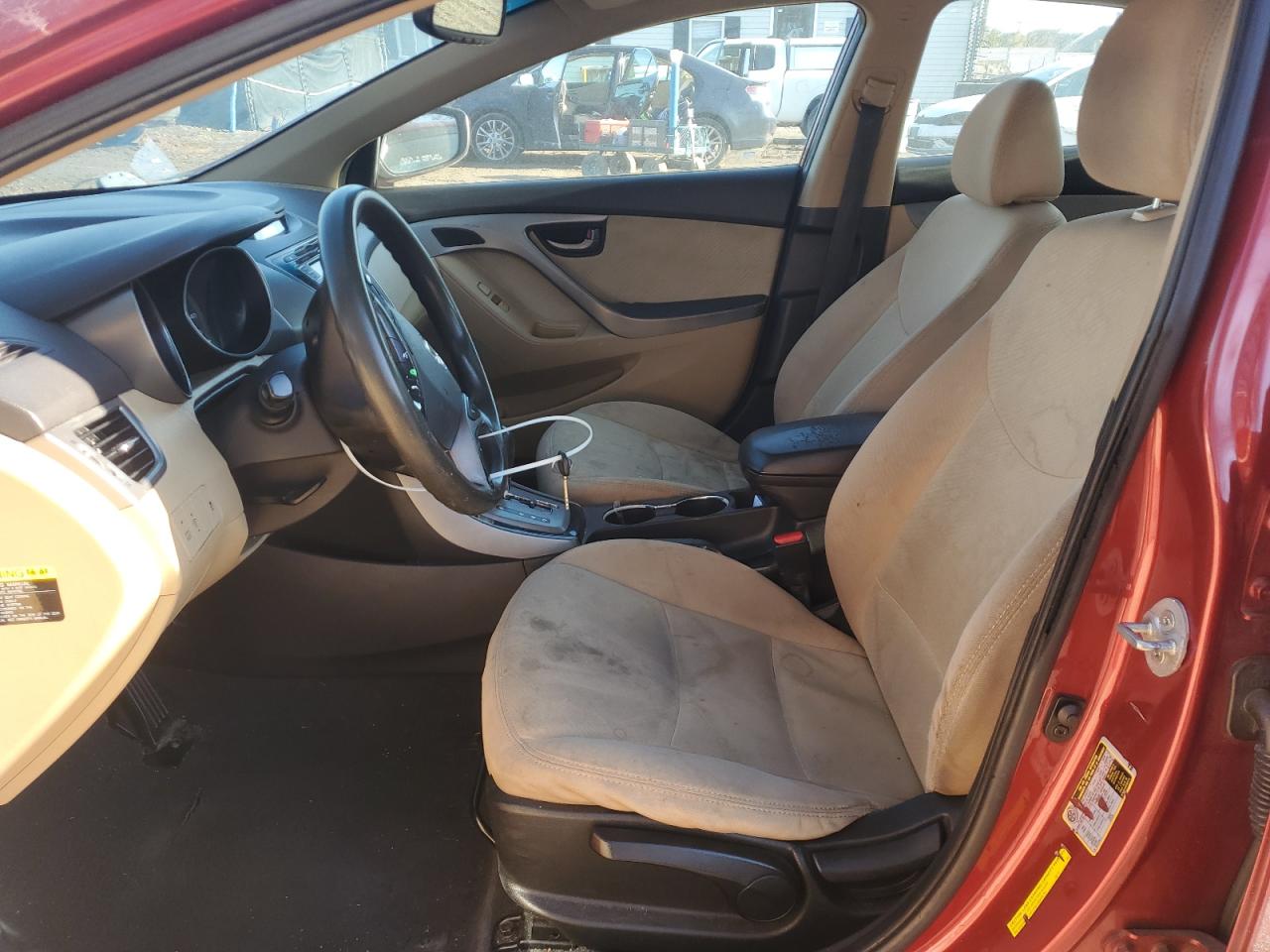 2013 Hyundai Elantra - Image 7
