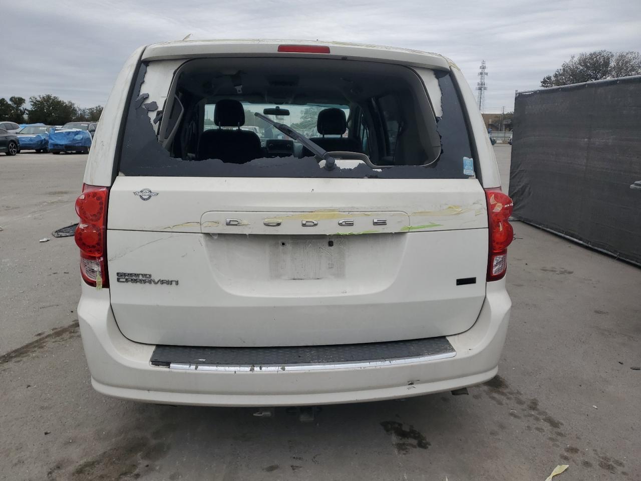 2012 Dodge Caravan - Image 6