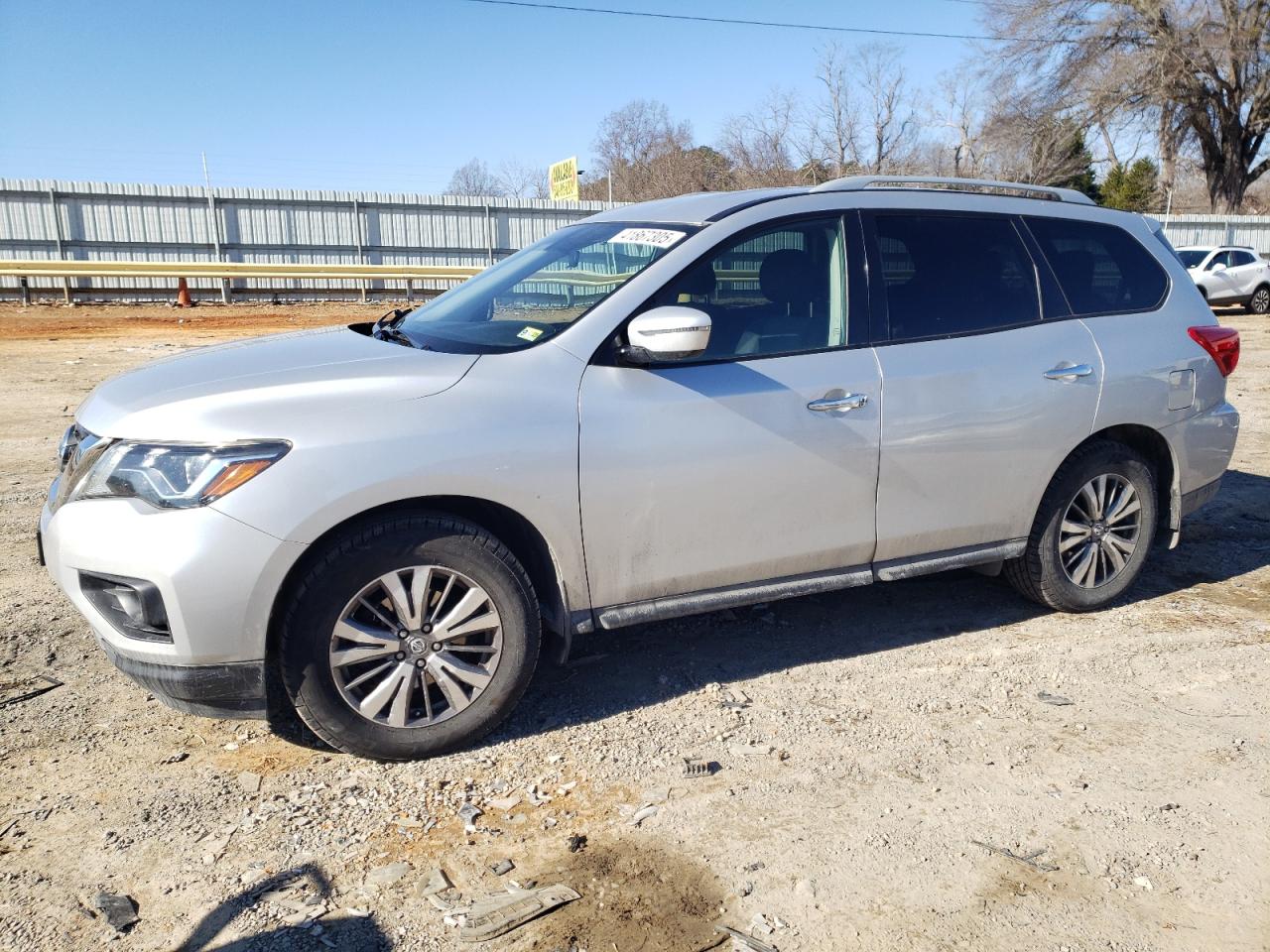 2018 Nissan Pathfinder - Image 1