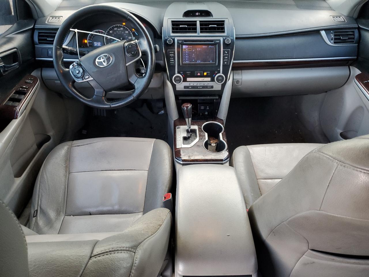 2014 Toyota Camry - Image 8