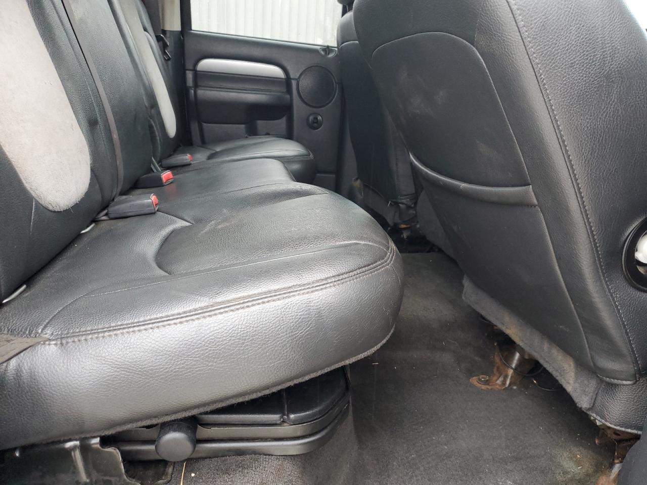 2004 Dodge RAM - Image 10