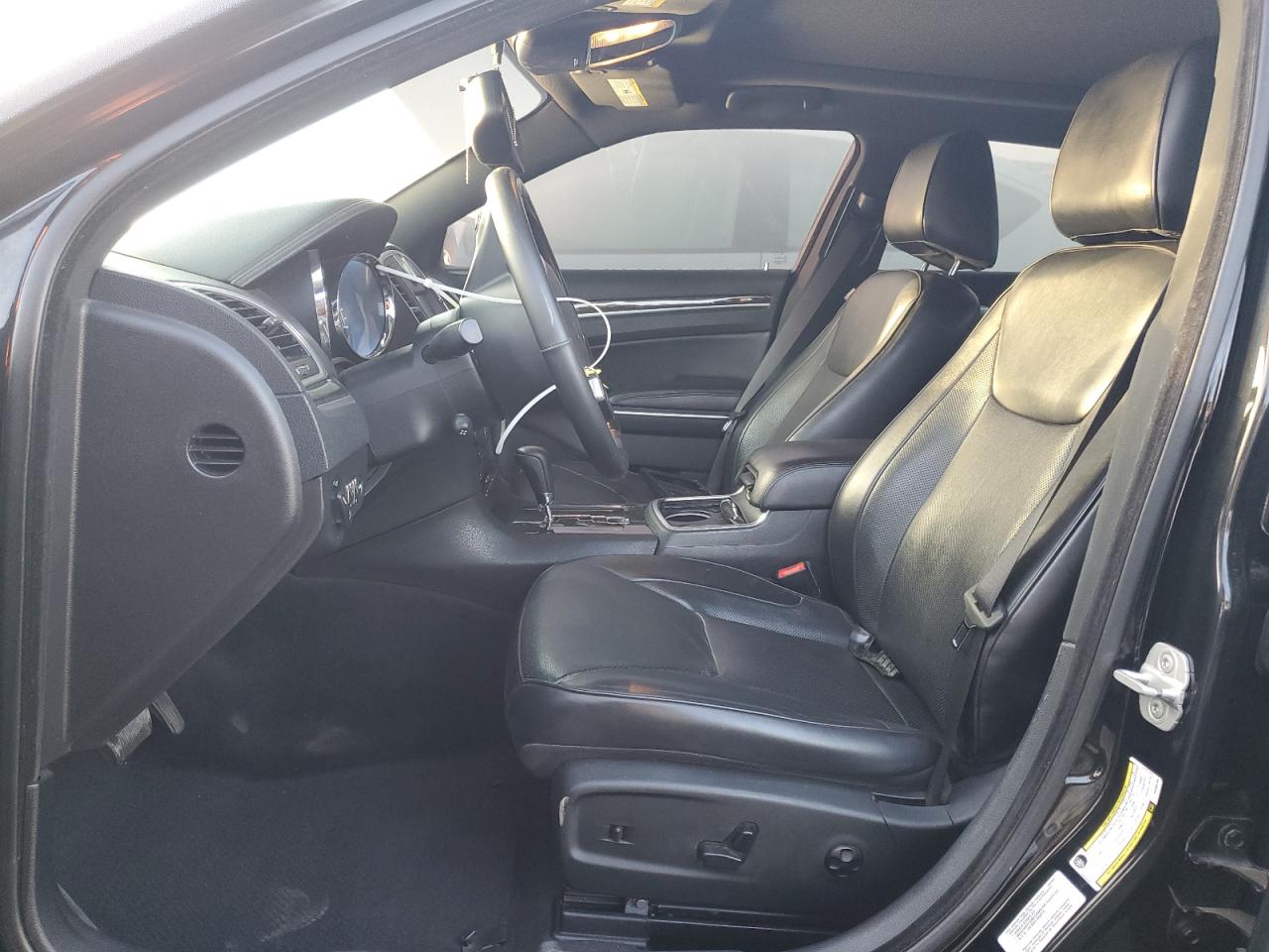 2013 Chrysler 300 - Image 7