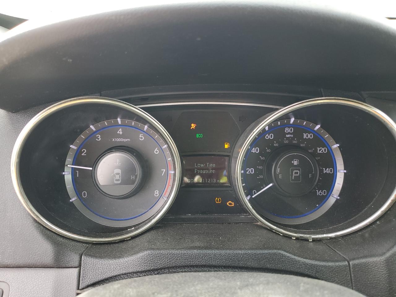 2012 Hyundai Sonata - Image 9