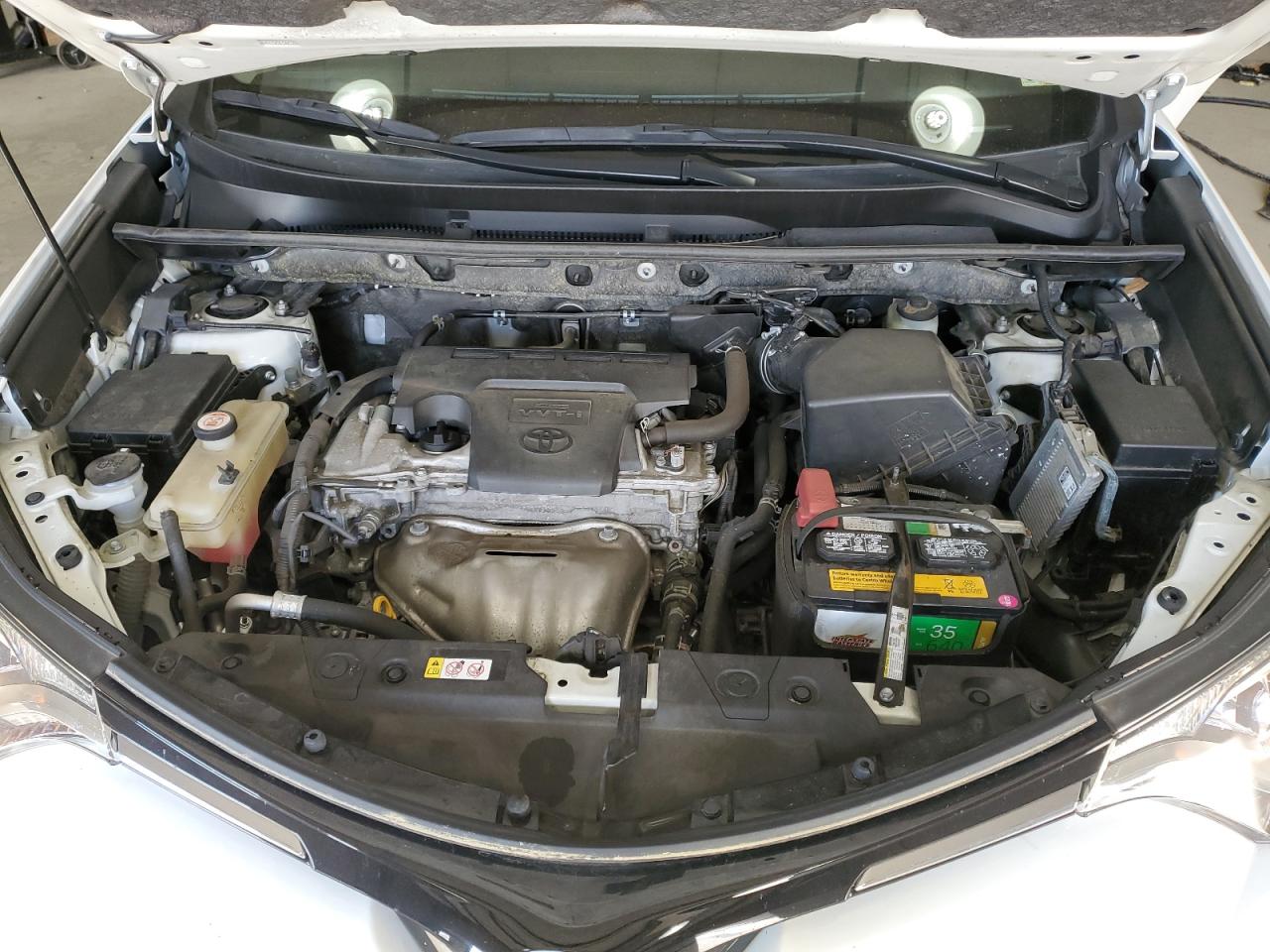 2018 Toyota RAV 4 - Image 12