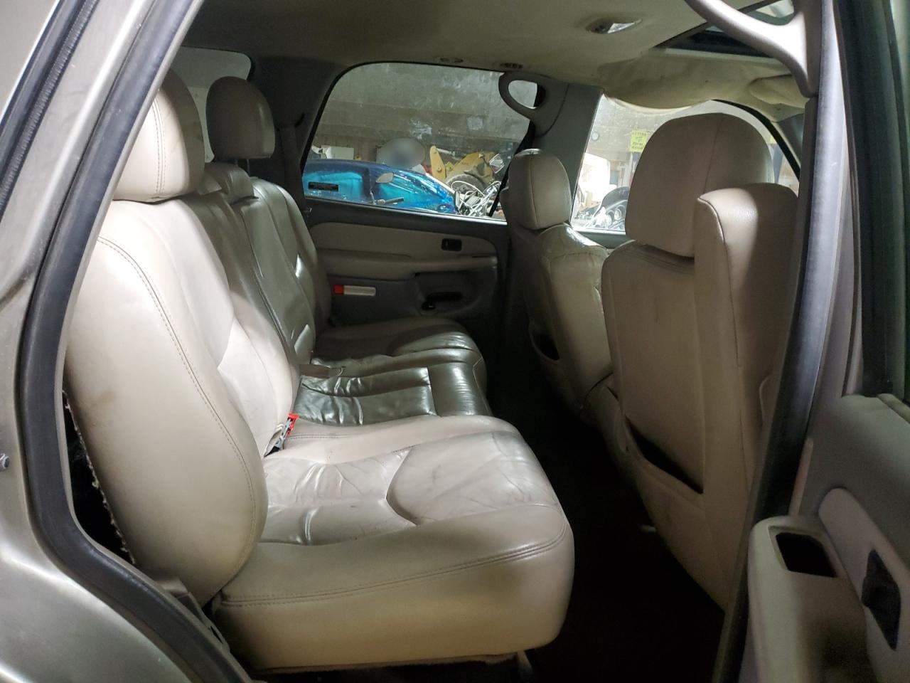 2001 Chevrolet Tahoe - Image 11