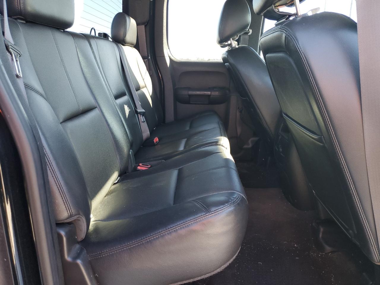2013 Chevrolet Silverado - Image 10