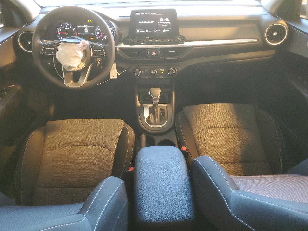 2024 Kia Forte - Image 8