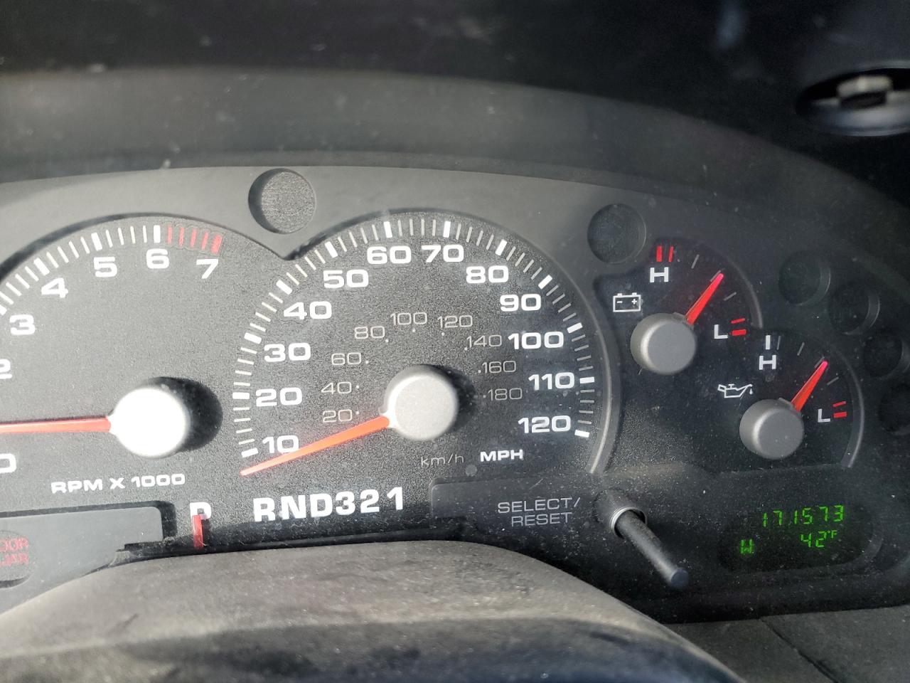 2004 Ford Explorer - Image 9