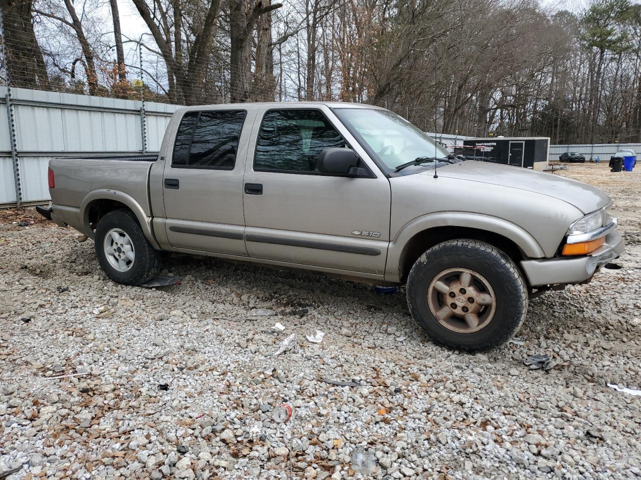 2004 Chevrolet S-10 Pickup - Image 4