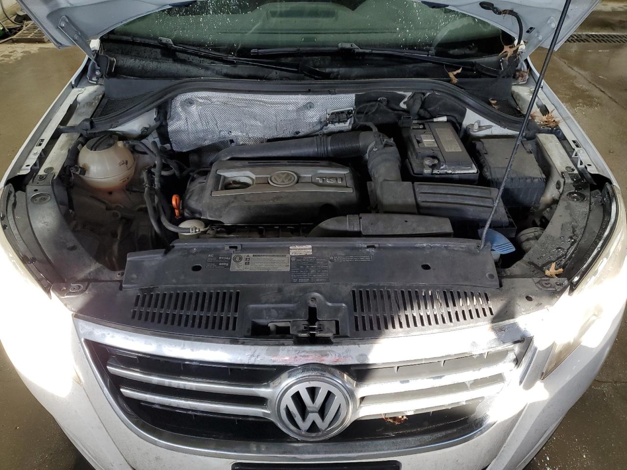 2009 Volkswagen Tiguan - Image 12