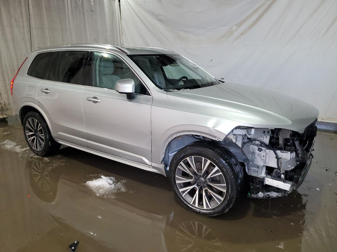 2022 Volvo XC90 - Image 4