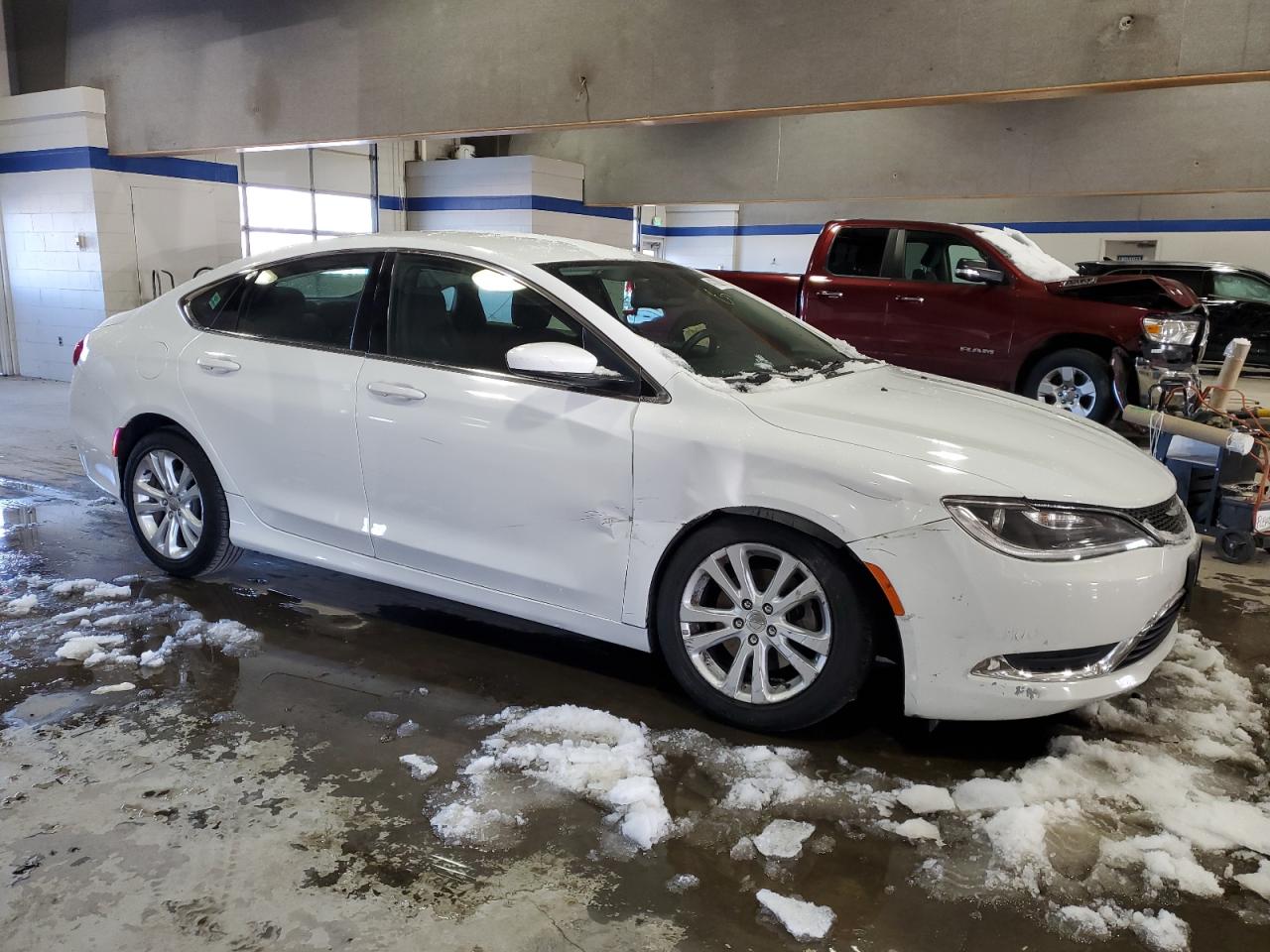 VIN 1C3CCCAB1GN132188 2016 CHRYSLER 200 no.4