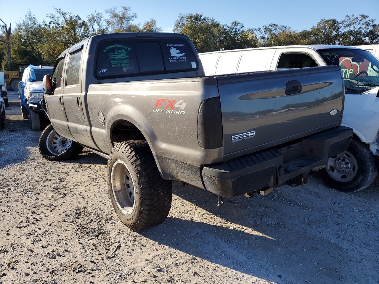 2005 Ford F250 - Image 3