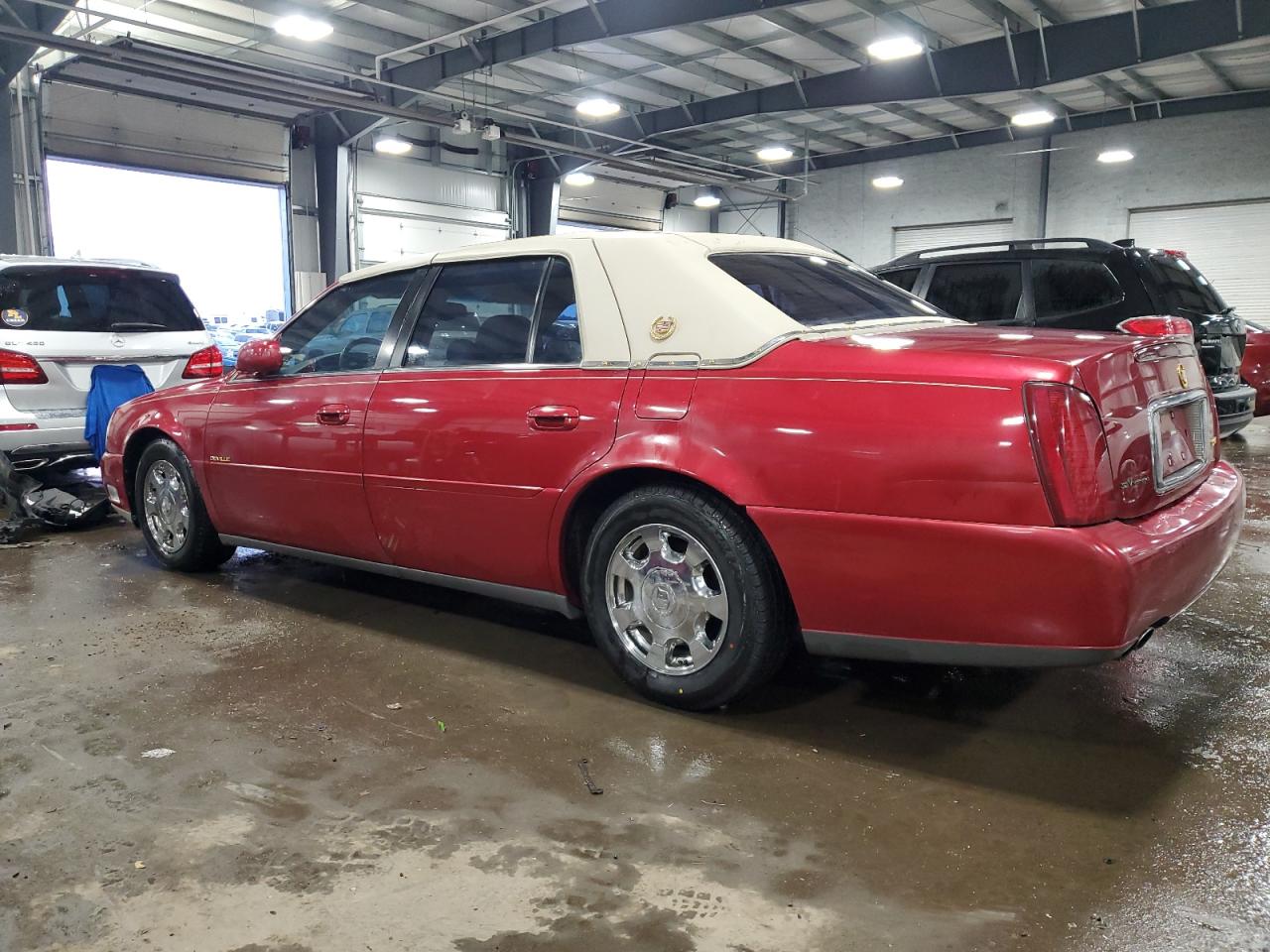 2002 Cadillac De Ville - Image 2
