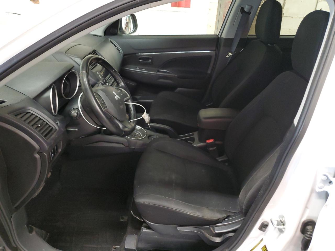 2015 Mitsubishi Outlander - Image 7