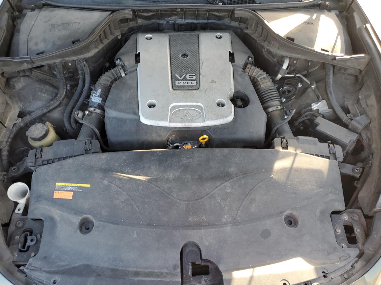 2012 Infiniti M - Image 11