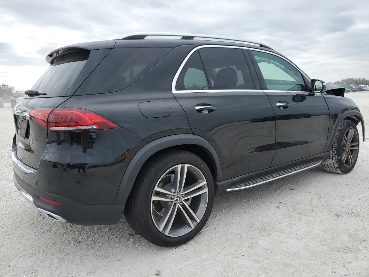 2021 Mercedes-Benz GLE - Image 3