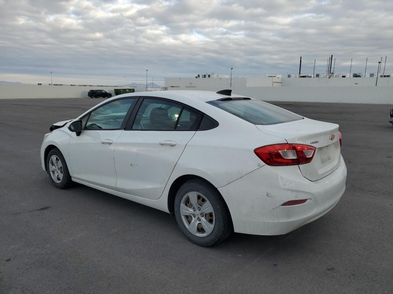 2016 Chevrolet Cruze - Image 2