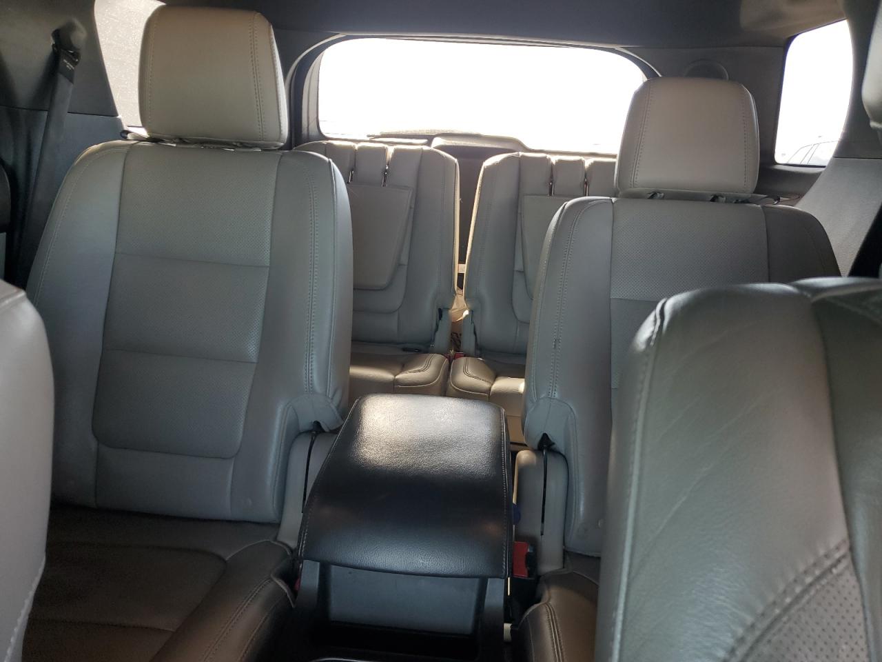 2012 Ford Explorer - Image 10