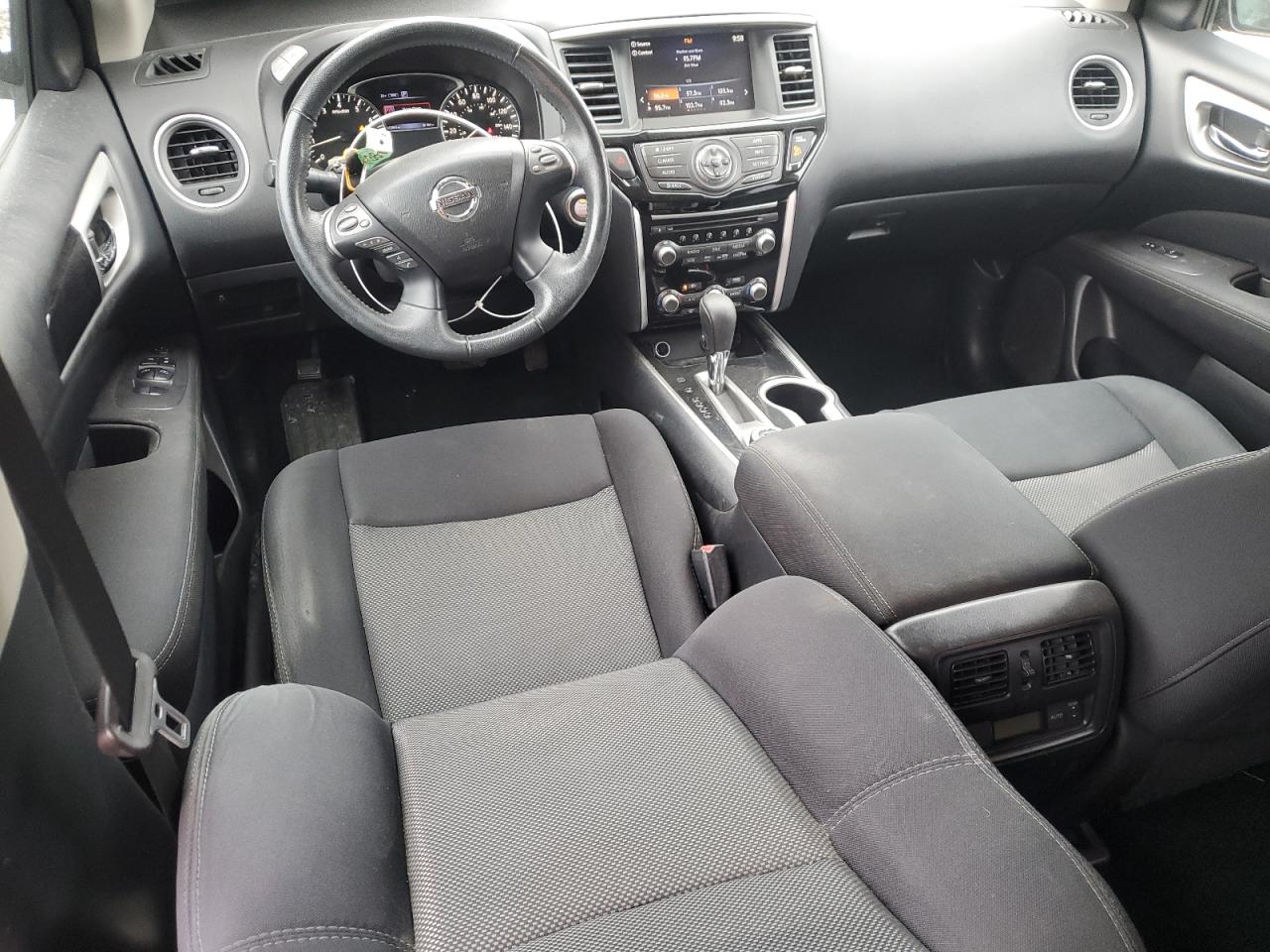 2017 Nissan Pathfinder - Image 8