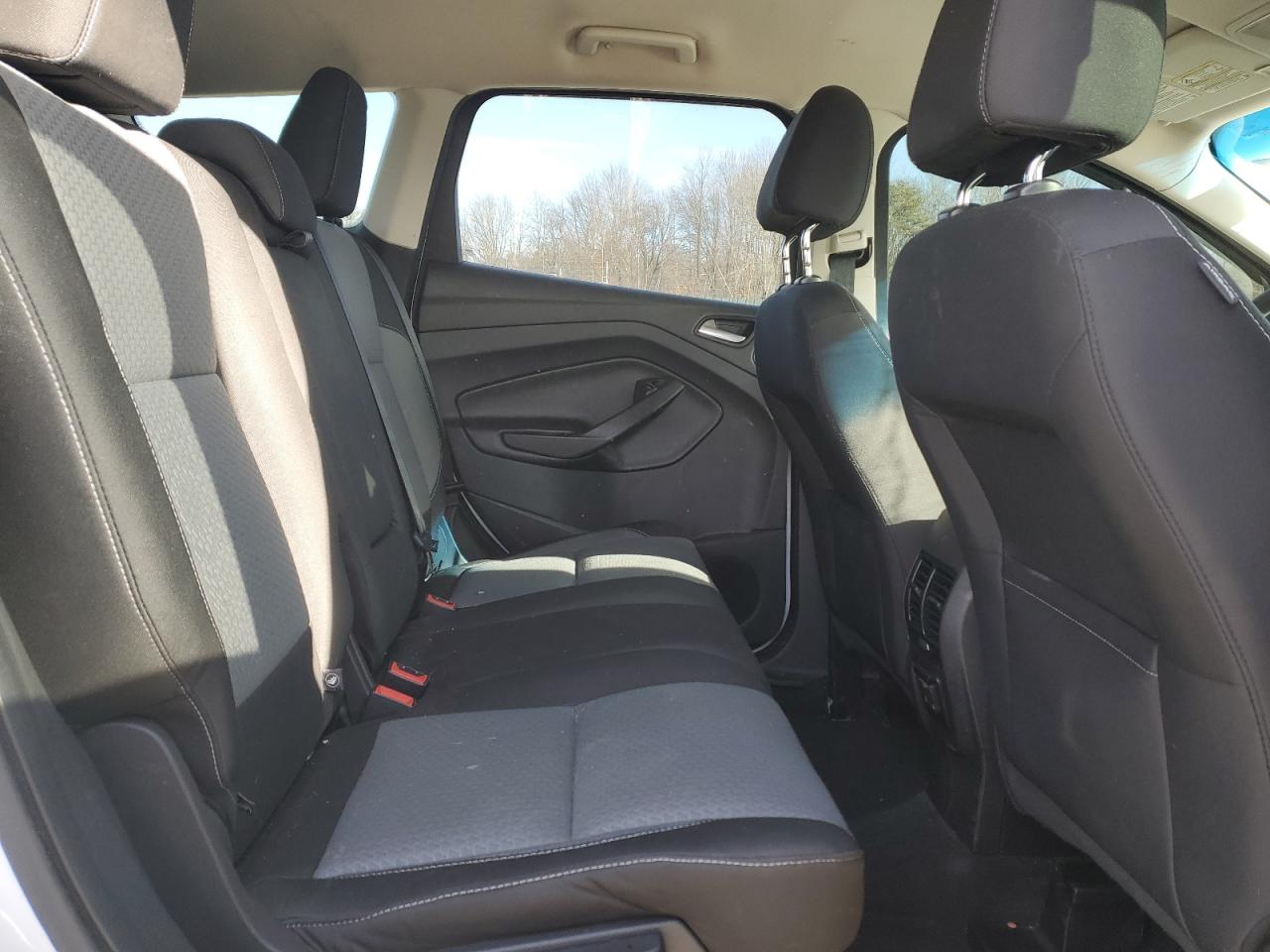 1fmcu9gd7hua08000 1FMCU9GD7HUA08000 2017 Ford Escape Se