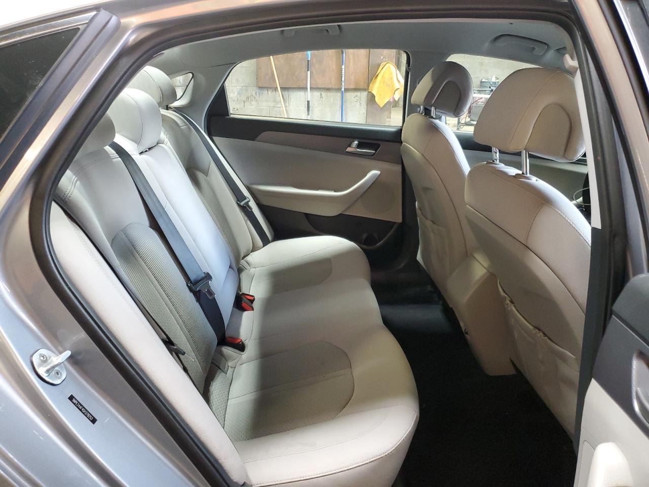 2016 Hyundai Sonata - Image 10