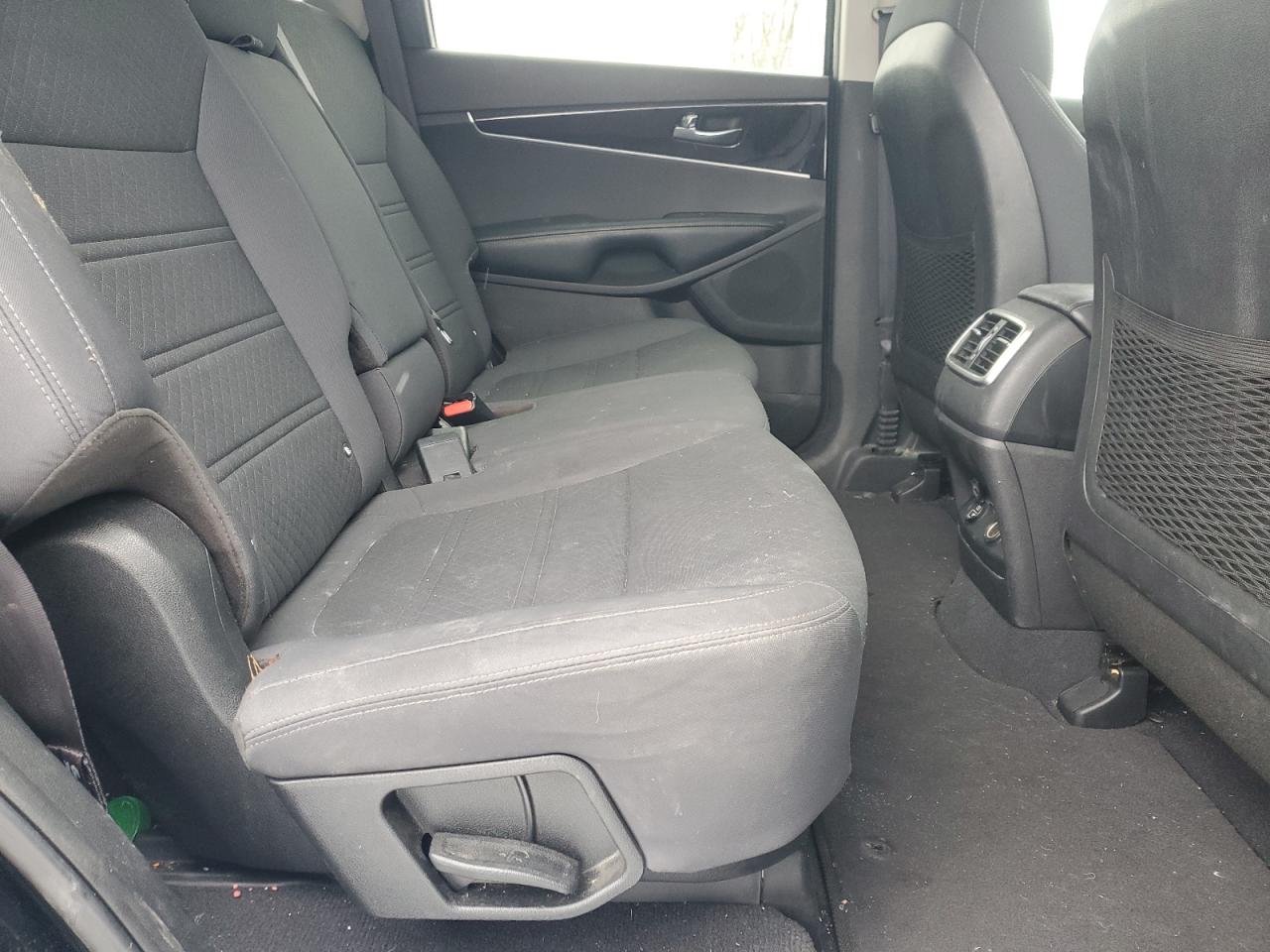 2017 Kia Sorento - Image 11