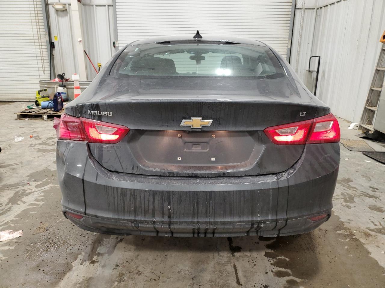 2017 Chevrolet Malibu - Image 6