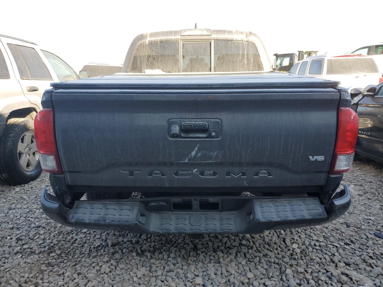 2016 Toyota Tacoma - Image 6