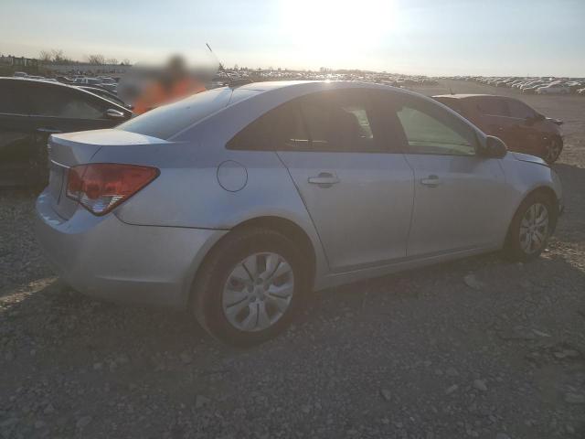 Sedans CHEVROLET CRUZE 2016 Srebrny