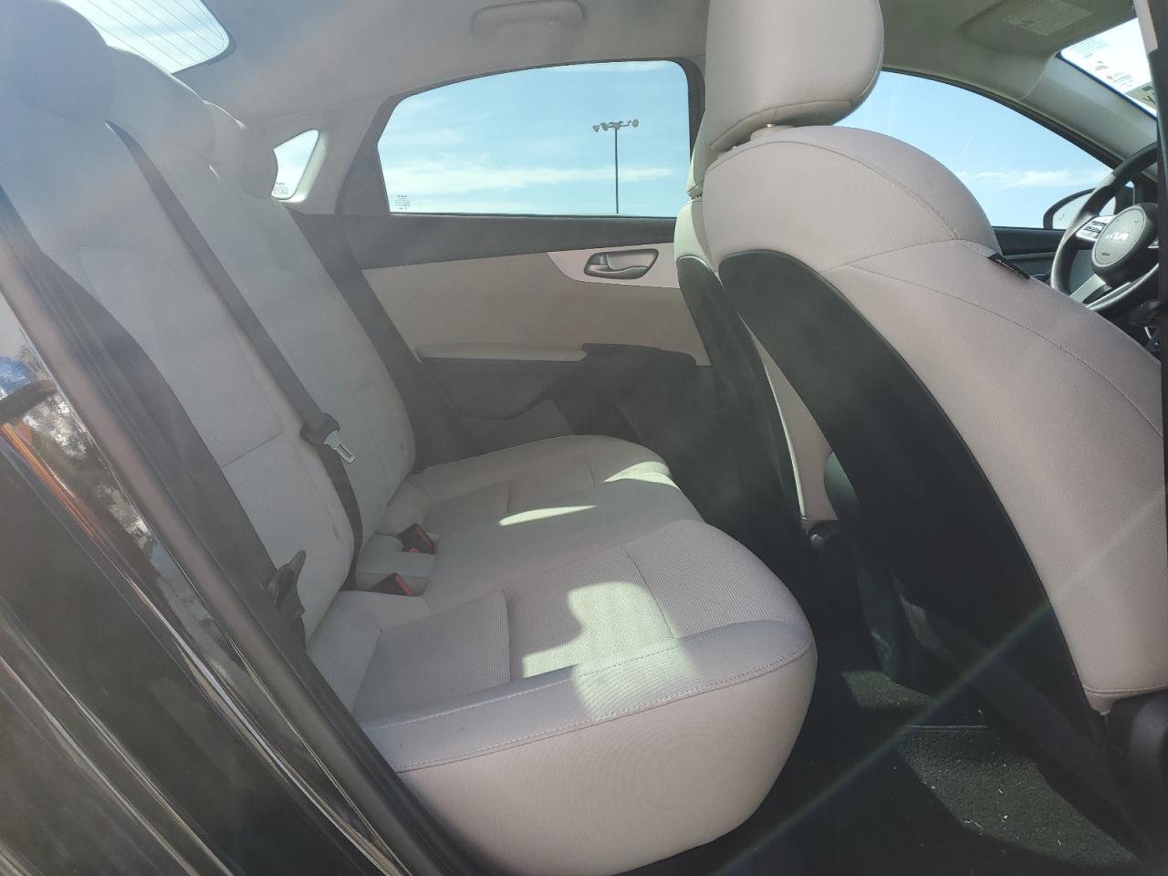 2023 Kia Forte - Image 10