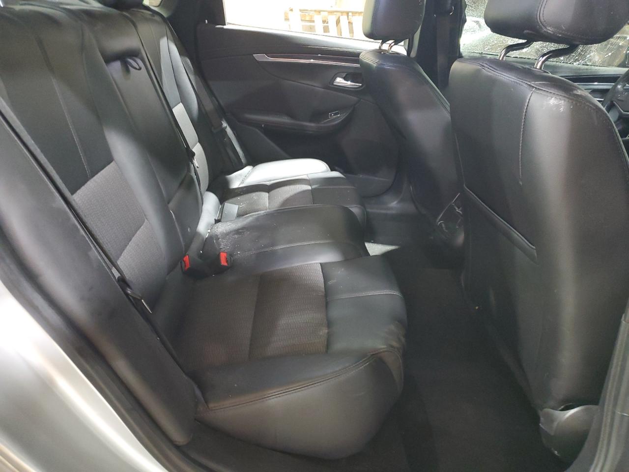 2017 Chevrolet Impala - Image 10