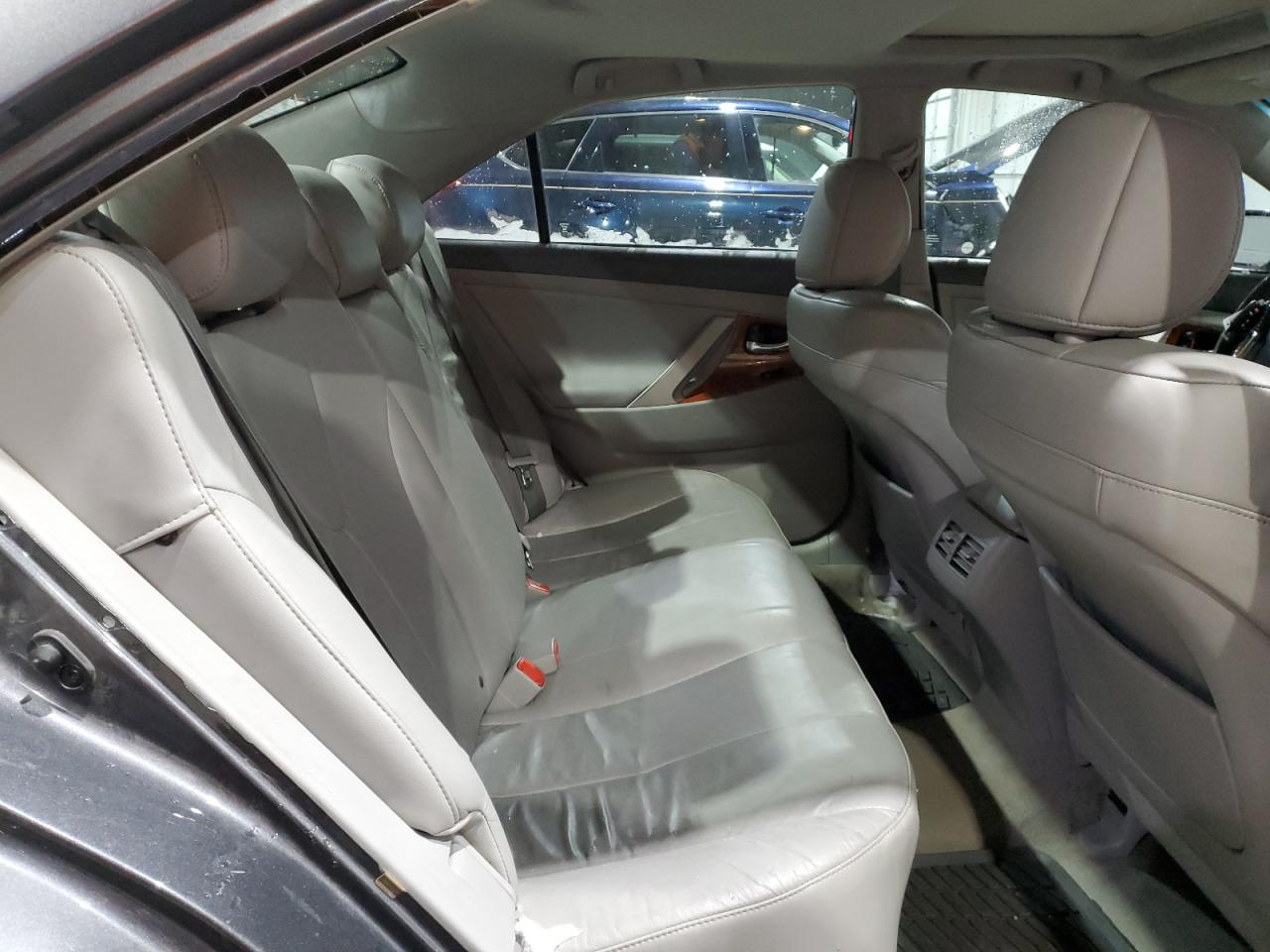 2011 Toyota Camry - Image 10
