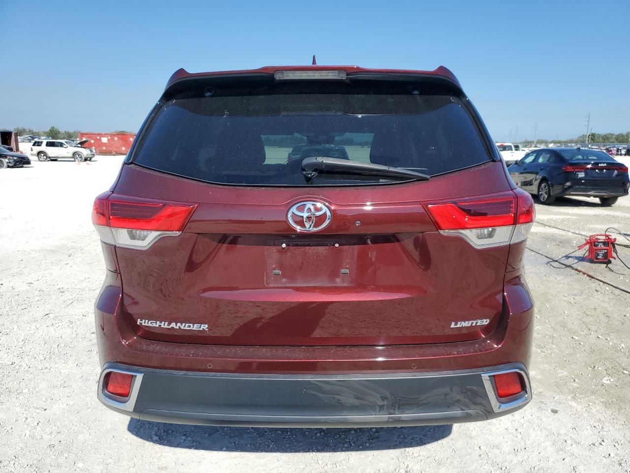 VIN 5TDYZRFH7JS246004 2018 TOYOTA HIGHLANDER no.6