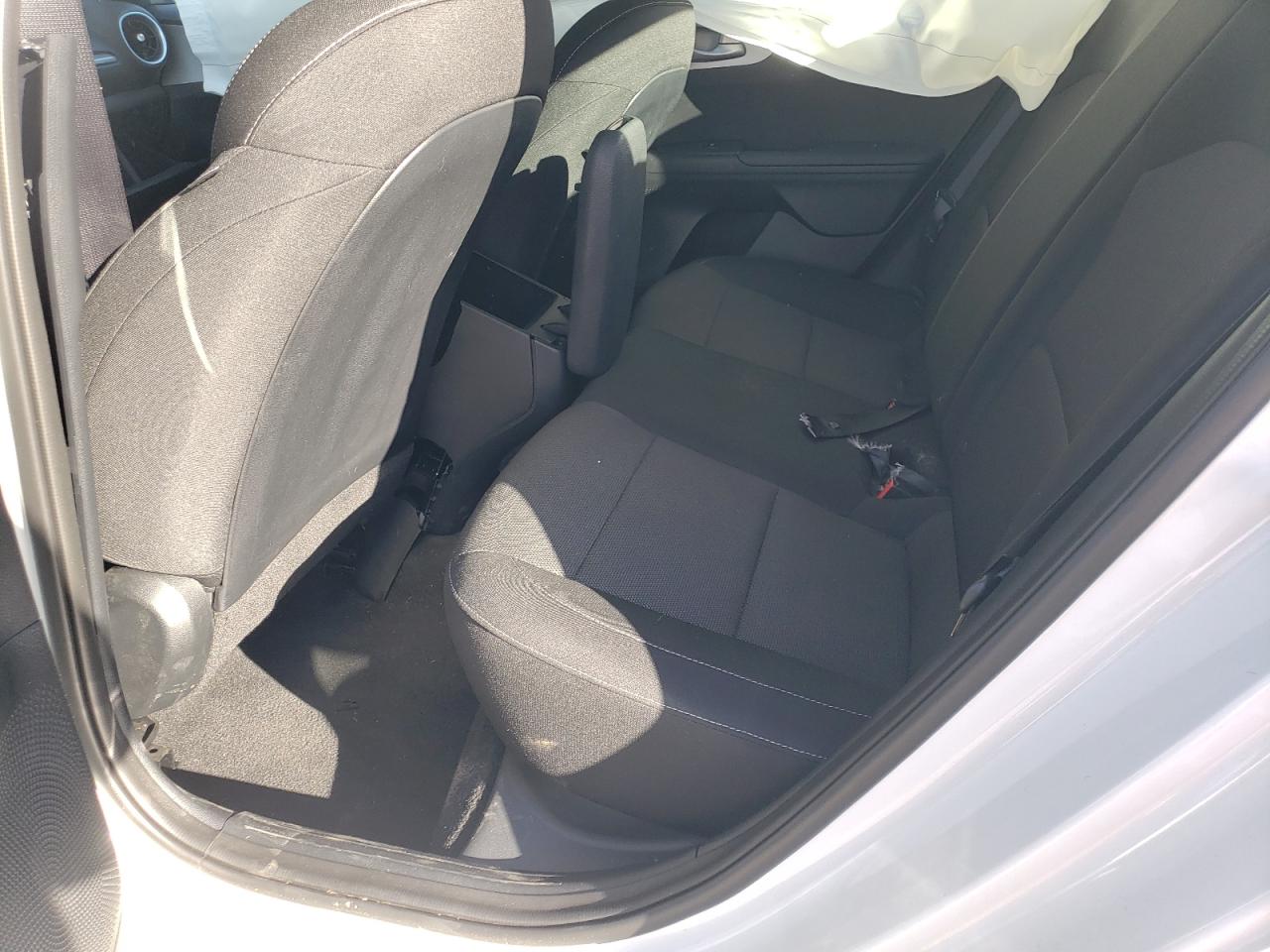 2024 Kia Forte - Image 10