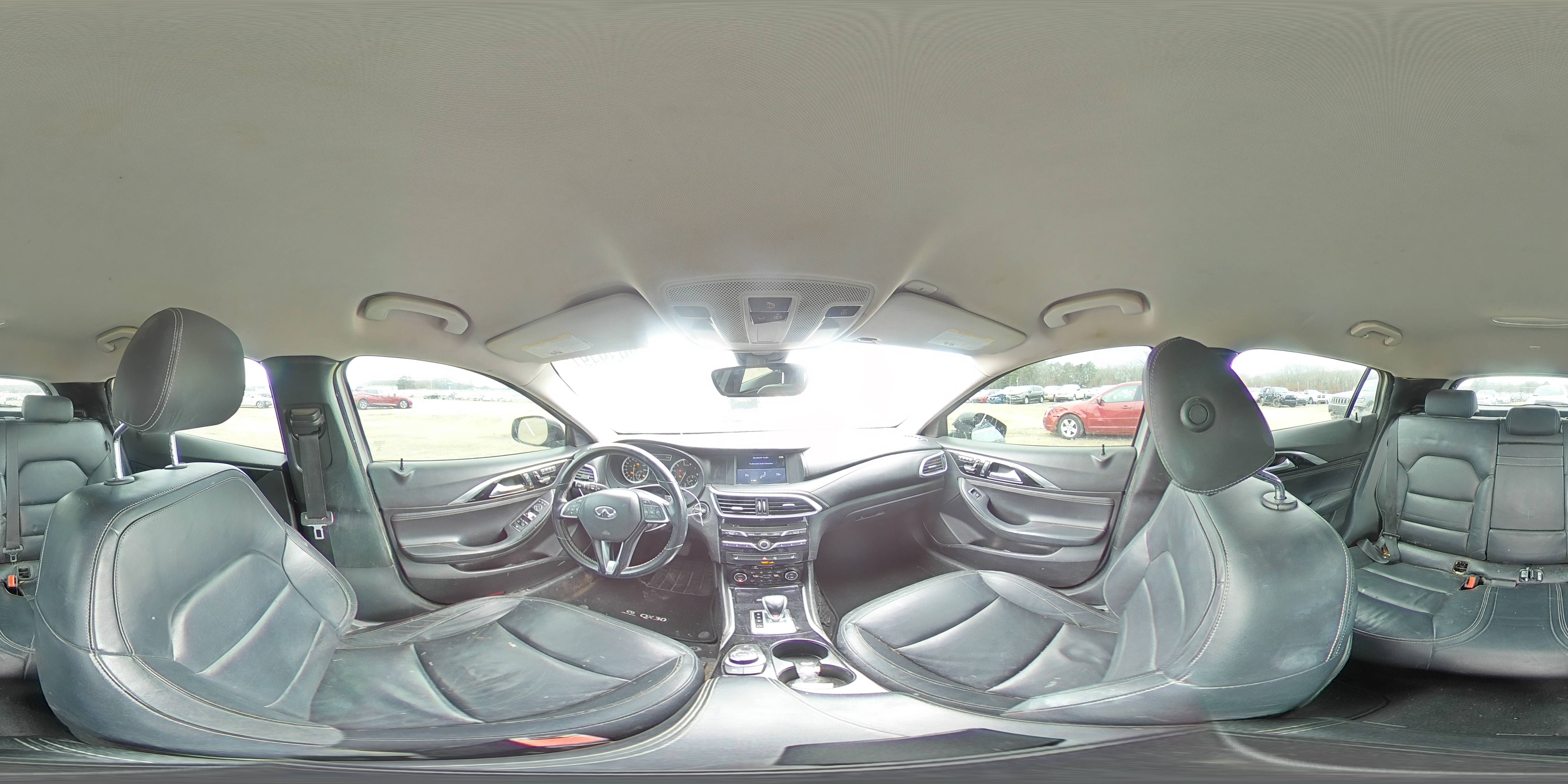 2018 Infiniti QX30 - Image 13