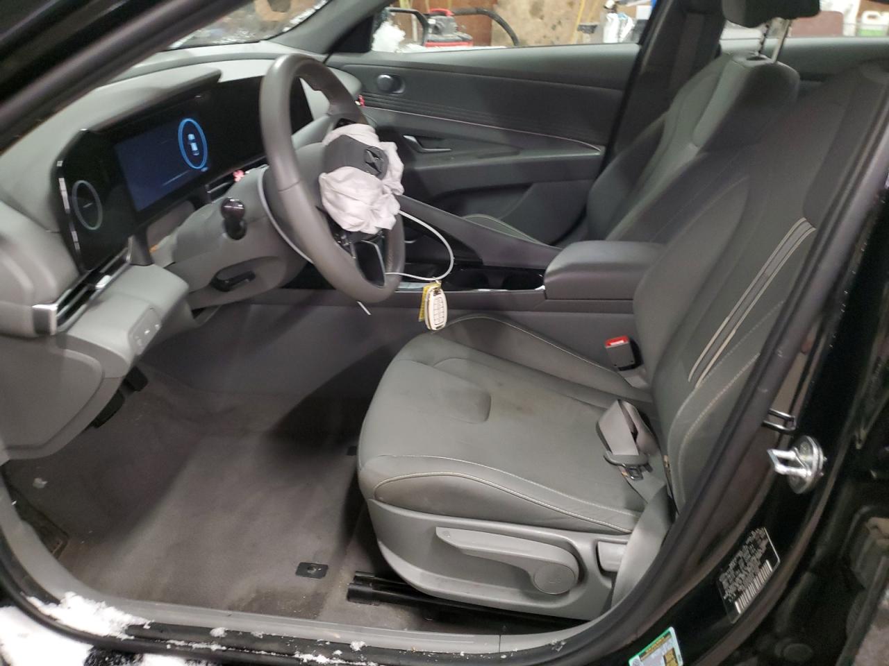 2023 Hyundai Elantra - Image 7